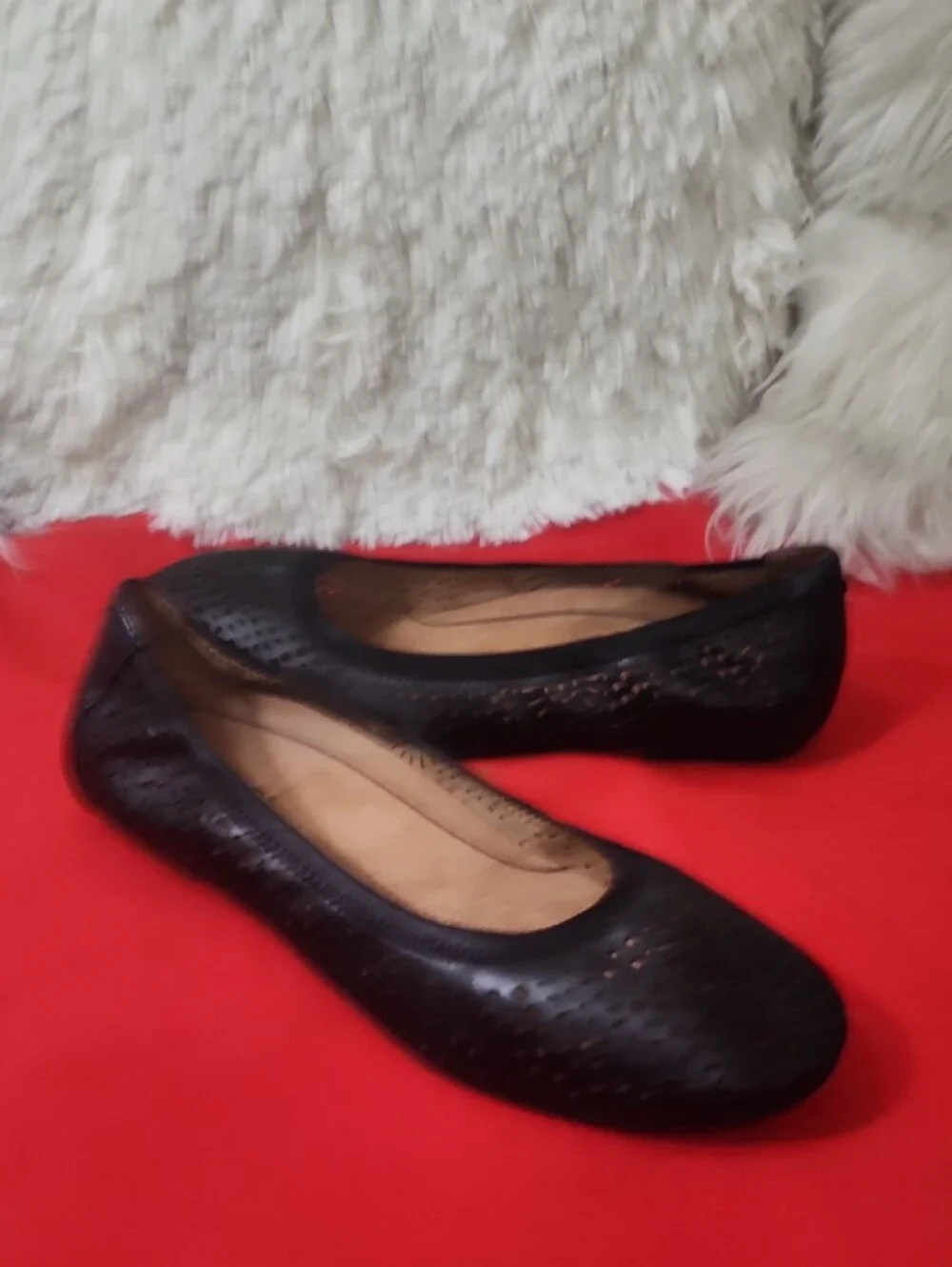 Vionic Womens Robyn Leather Perforated Ballet Flats